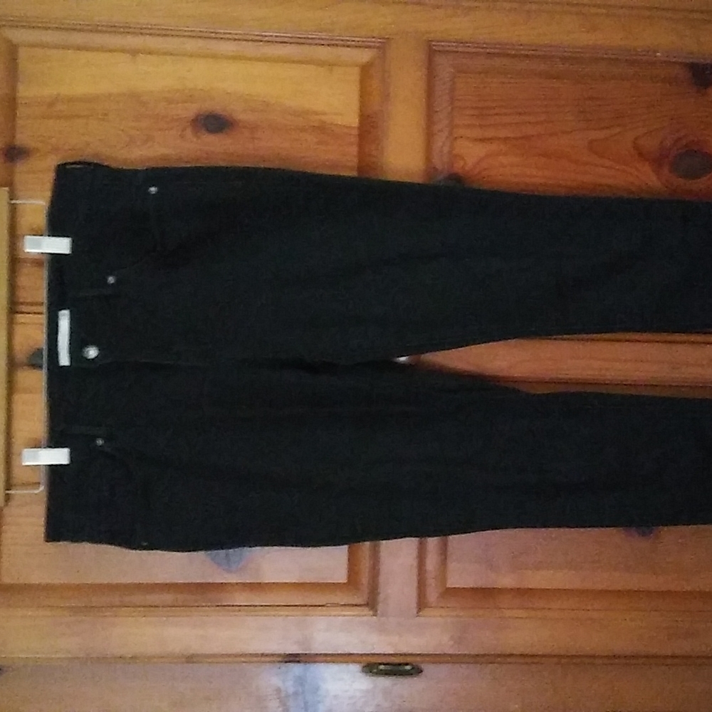 Levis 711 Black Skinny Jeans